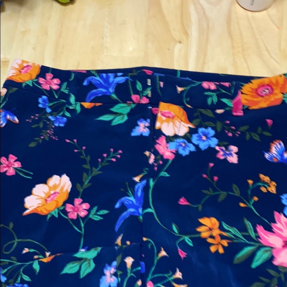 NWOT Floral ankle length pants